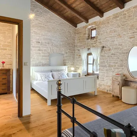 Paulina -an Authentic Sense Of Istrian Life Villa Gajana