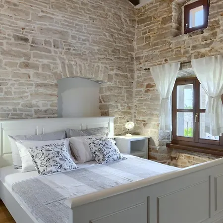 Paulina -an Authentic Sense Of Istrian Life Villa *