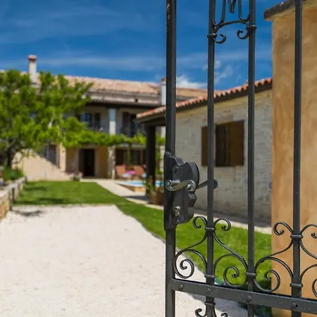 Paulina -an Authentic Sense Of Istrian Life Villa *