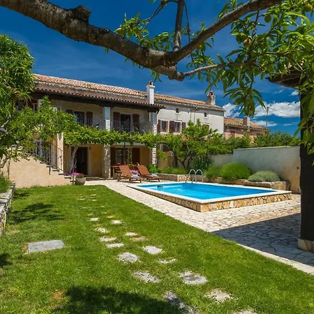Paulina -an Authentic Sense Of Istrian Life Villa *