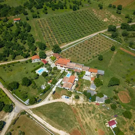 Paulina -an Authentic Sense Of Istrian Life Villa *
