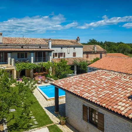 Paulina -an Authentic Sense Of Istrian Life Villa
