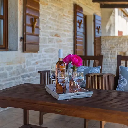 Paulina -an Authentic Sense Of Istrian Life Villa