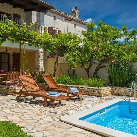 Villa Paulina -an Authentic Sense Of Istrian Life Gajana