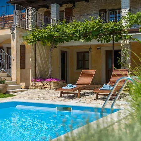 Paulina -an Authentic Sense Of Istrian Life Villa