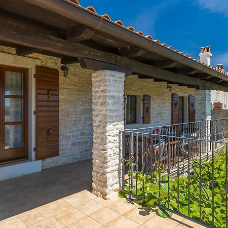 Paulina -an Authentic Sense Of Istrian Life Villa *
