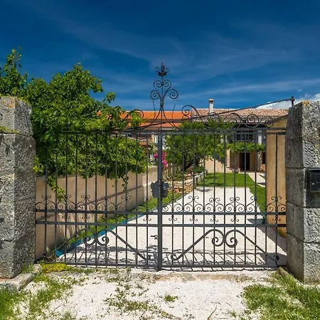 Villa Paulina -an Authentic Sense Of Istrian Life