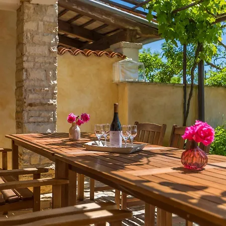 Paulina -an Authentic Sense Of Istrian Life Villa *